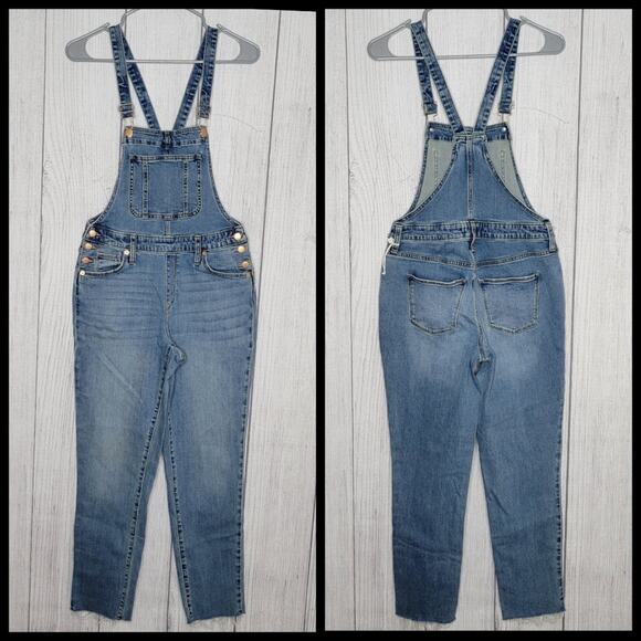 Universal Thread Medium Wash Skinny Overalls with Raw Hem, size 2/26R - Picture 1 of 6